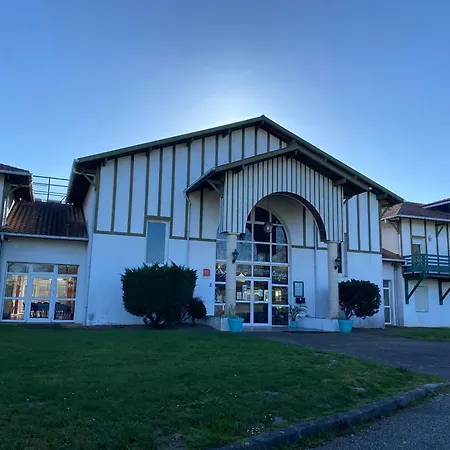 Maisonnette Avec Terrasse Village Vacances, Draps En Option ホリデーパーク